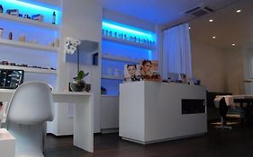 Azur Beauty & Wellness Guesthouse